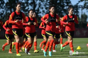  狼堡主场灯光故障延期焦点战  
